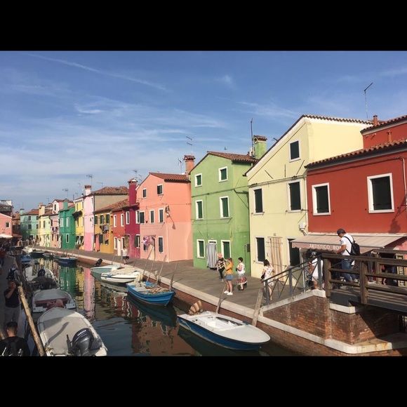 Meet your Posher, Leslie - Picture 1 of 1